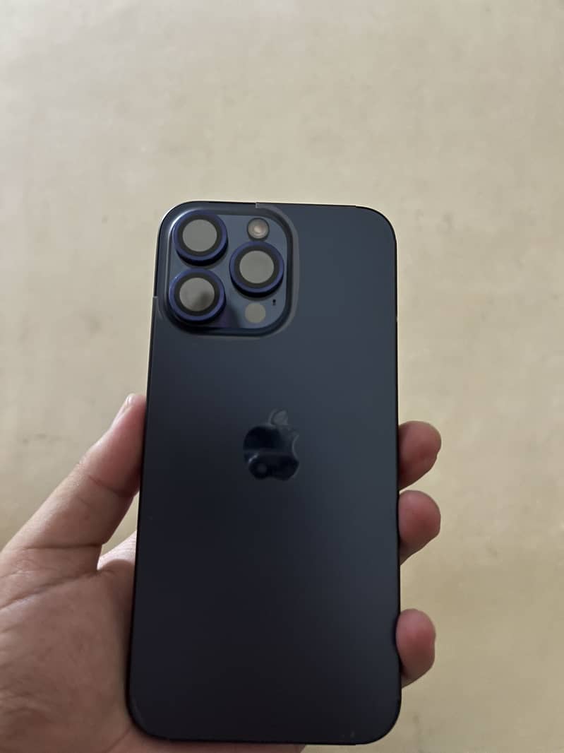 Apple iPhone 15 Pro Max 1