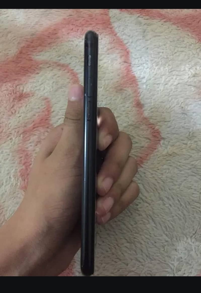 Apple iPhone 7 1