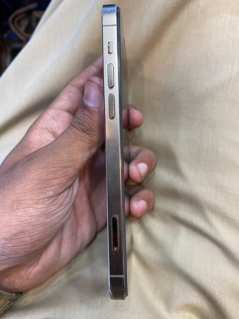 iphone 12pro 3