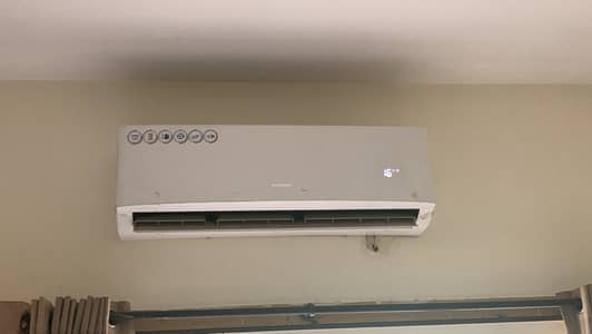 ac dc inverters 2  Hyundai (1.5 & 1 )ton both