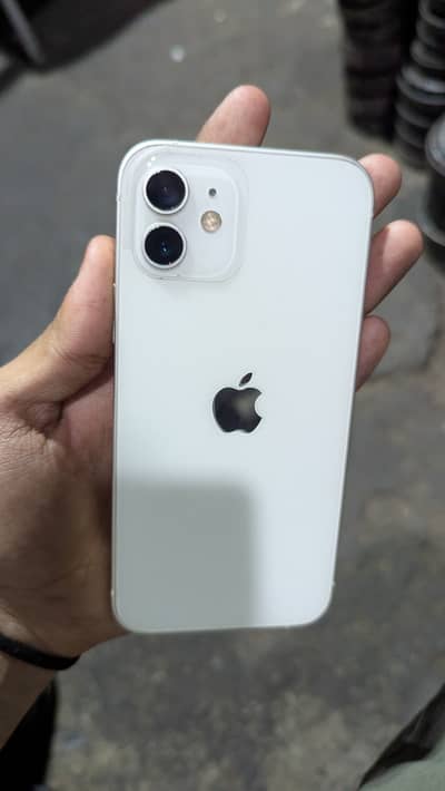 Apple iPhone 12