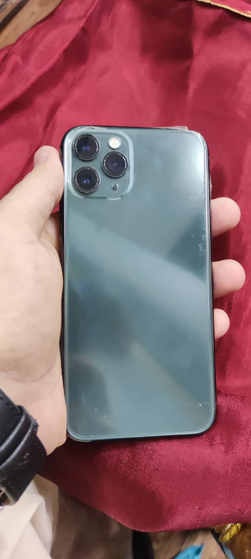 Apple iPhone 11 Pro 4