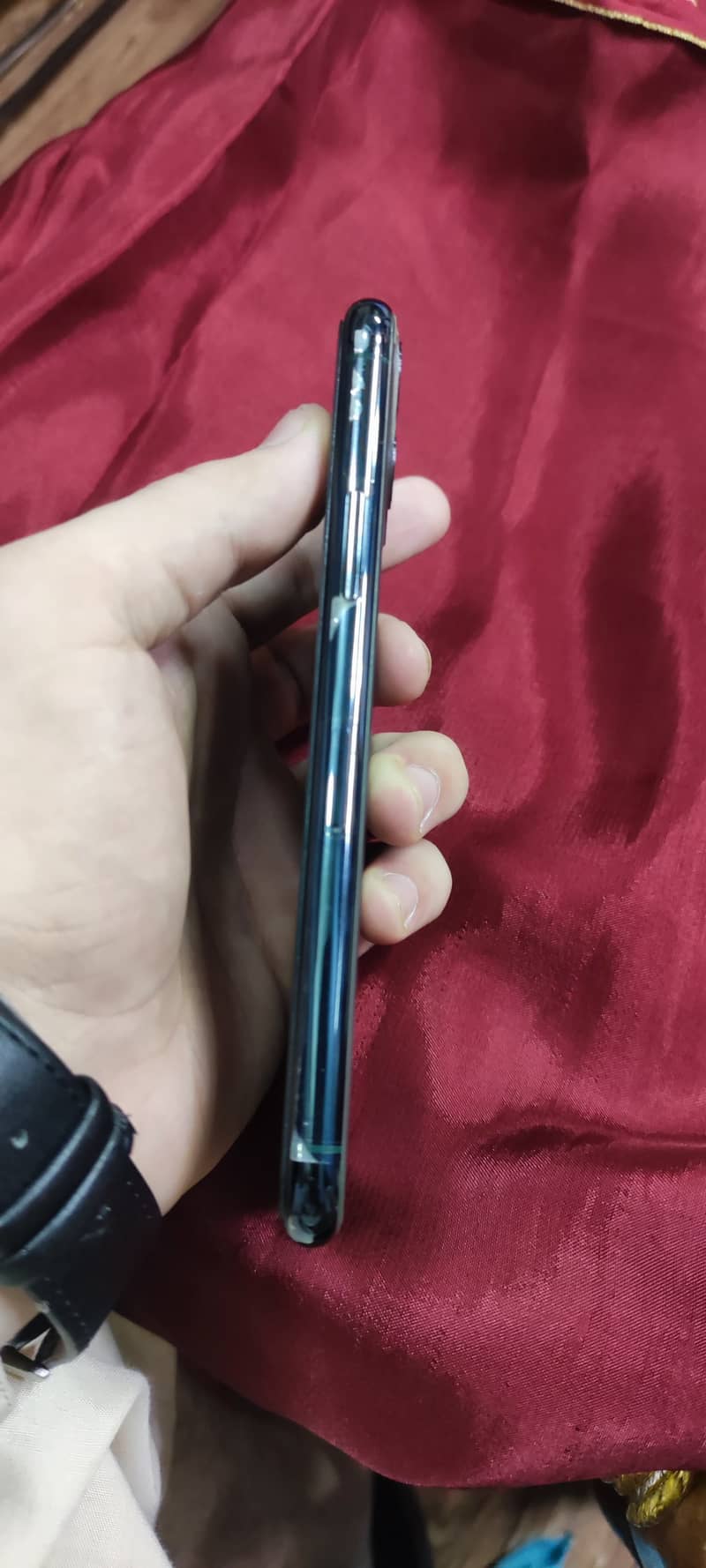 Apple iPhone 11 Pro 3