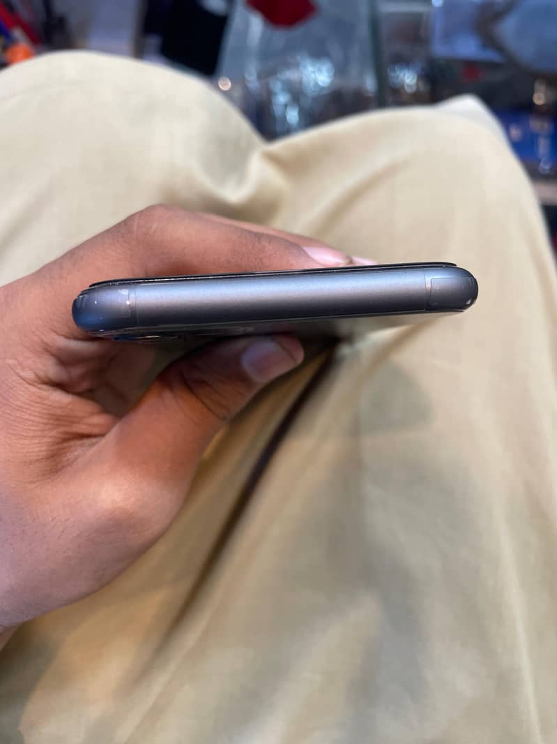Apple iPhone 11 2