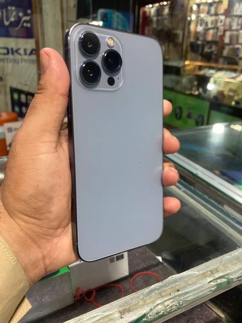 Apple iPhone 13 Pro Max 1