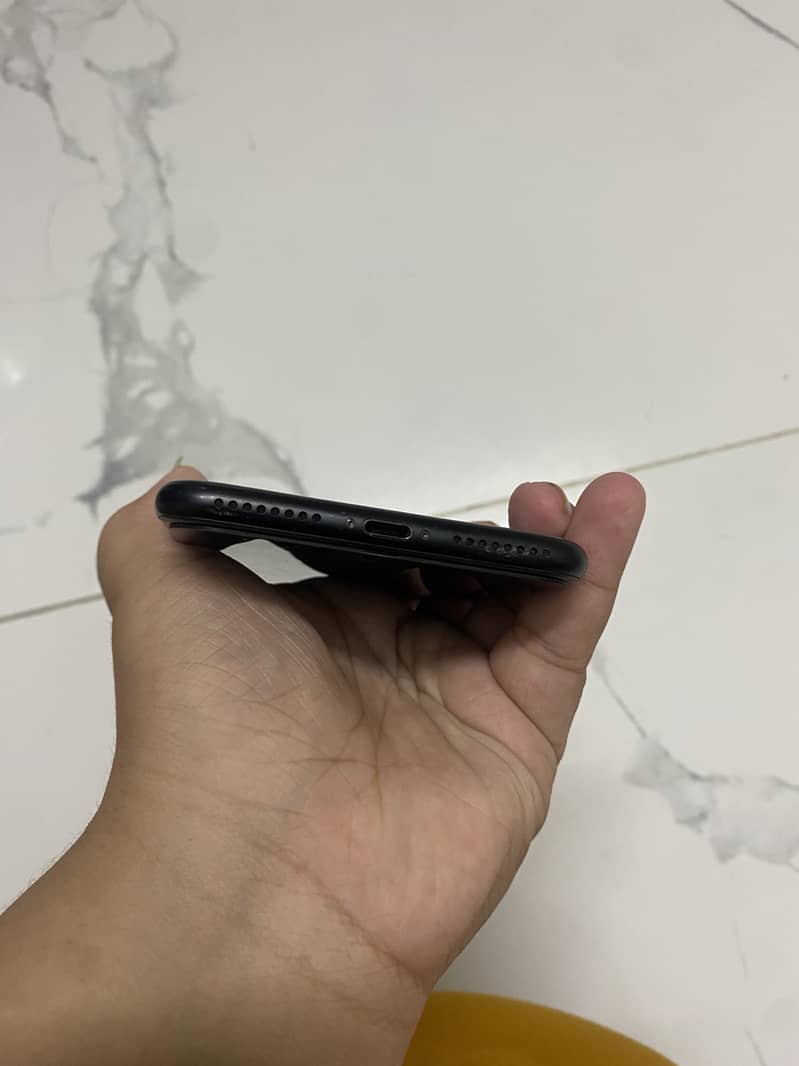 Apple iPhone 7 Plus 0