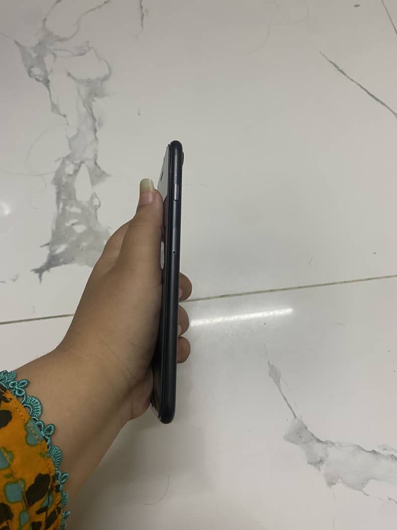 Apple iPhone 7 Plus 4