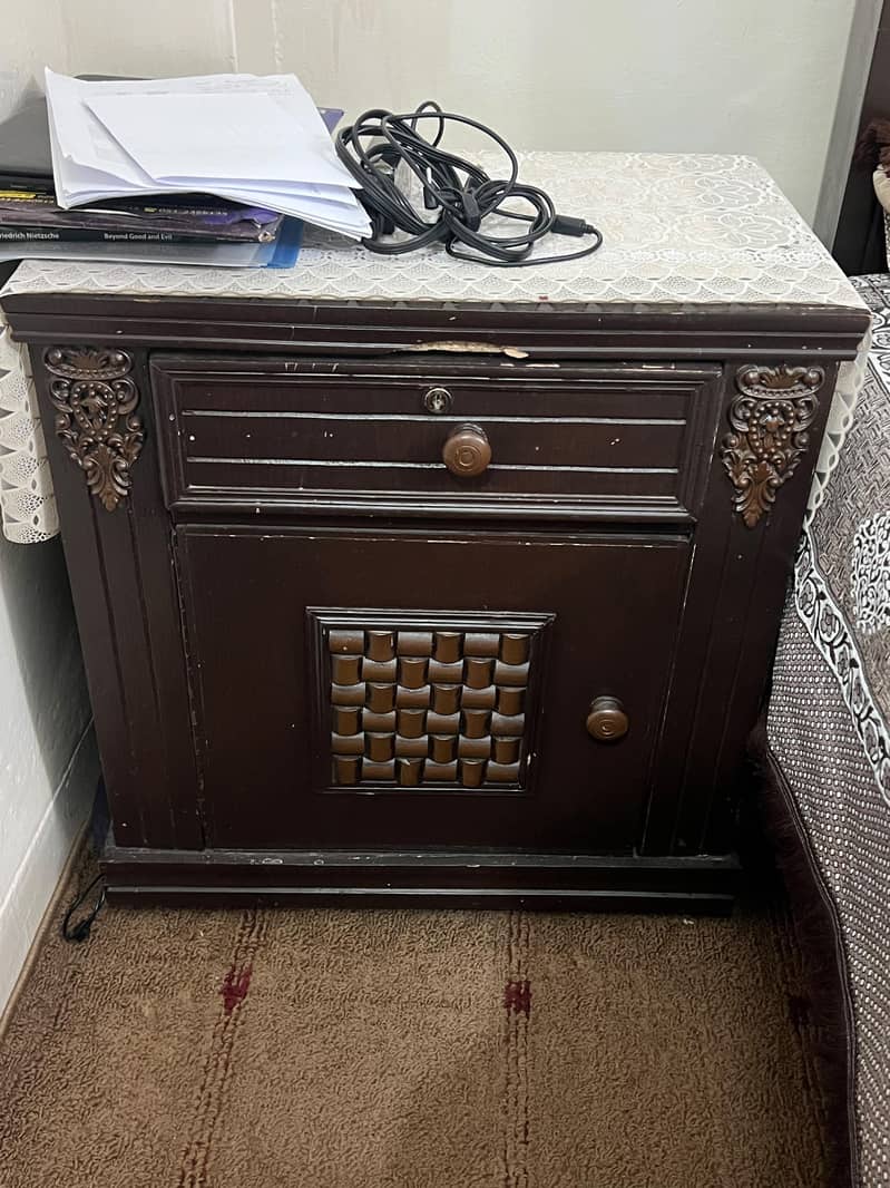 King size bed with side table 1