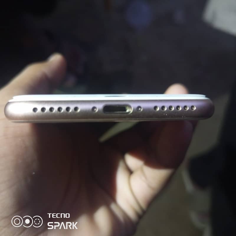Apple iPhone 8 1
