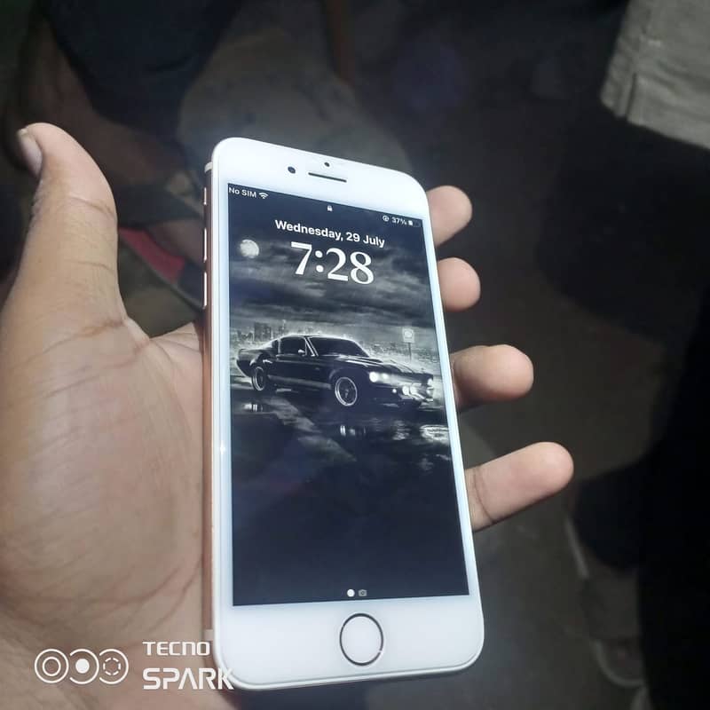 Apple iPhone 8 5
