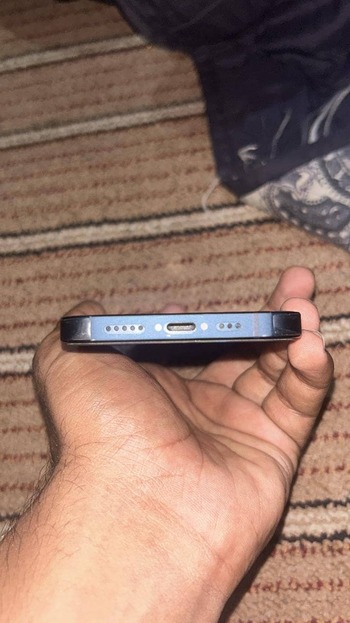 Apple iPhone 13 1