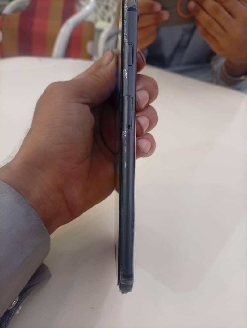 Apple iPhone 8 Plus 2