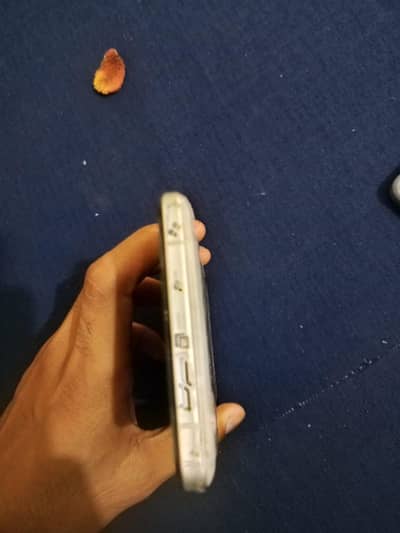 Xiaomi Redmi K40 Gaming condition 10/10 small scratch on screen