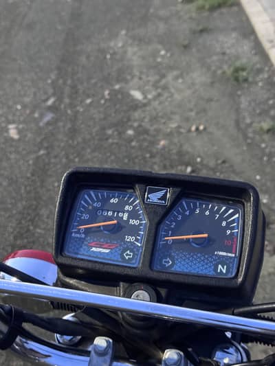 25/26 model 125 black colour in good condition