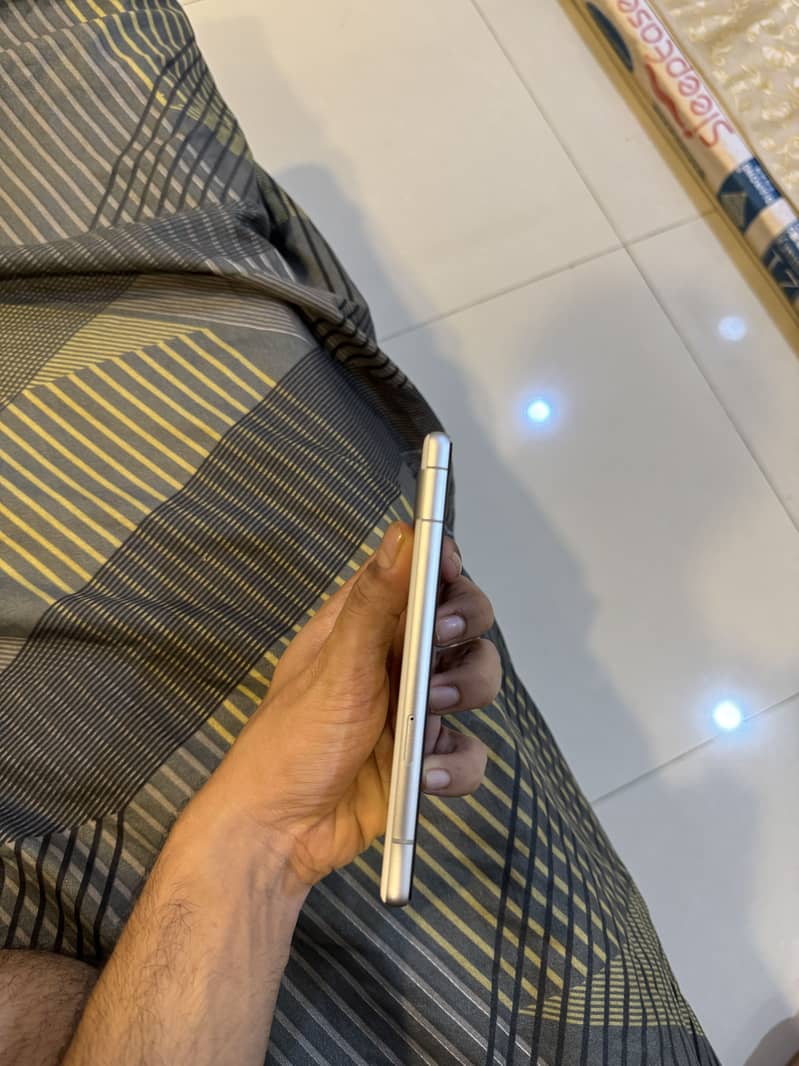 Google Pixel 7a 5