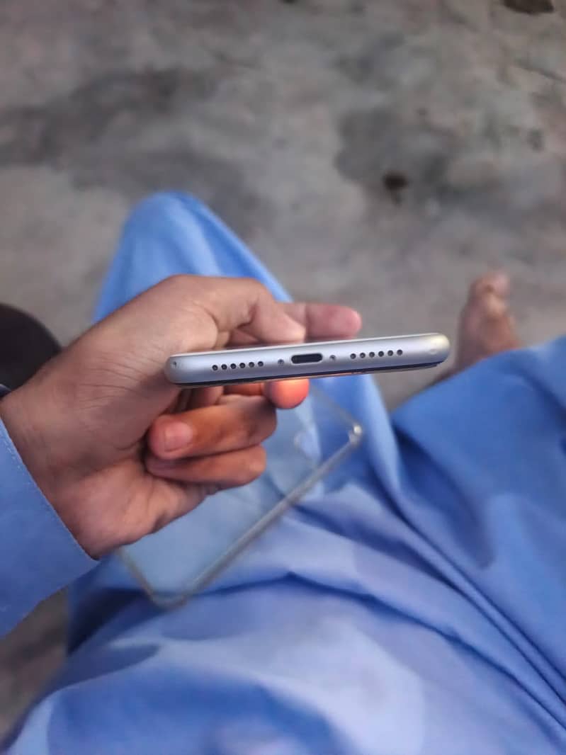 Apple iPhone 11 5