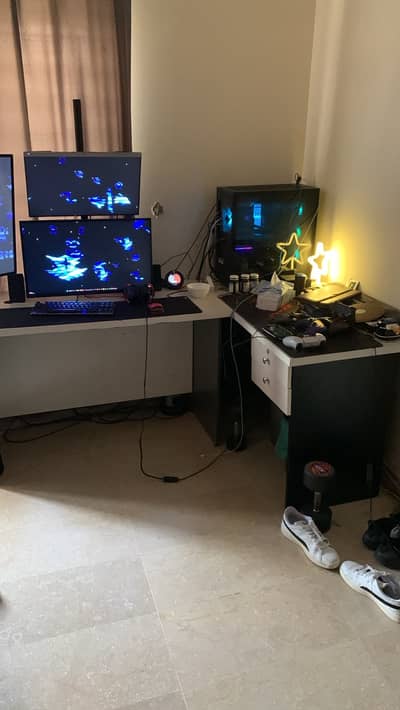 Computer Desk – Strong & Durable | Excellent Condition | Rs. 10,000 E