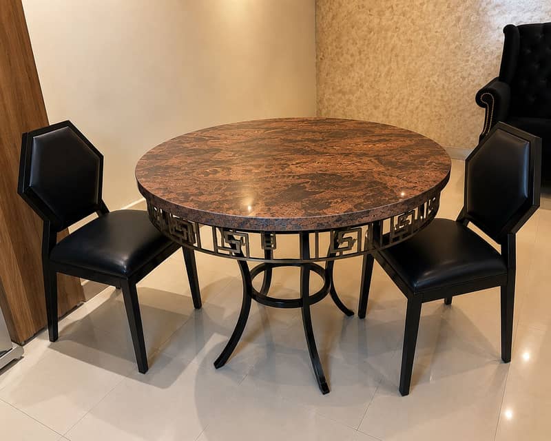 2PRESON ROUND DINING TABLE 0