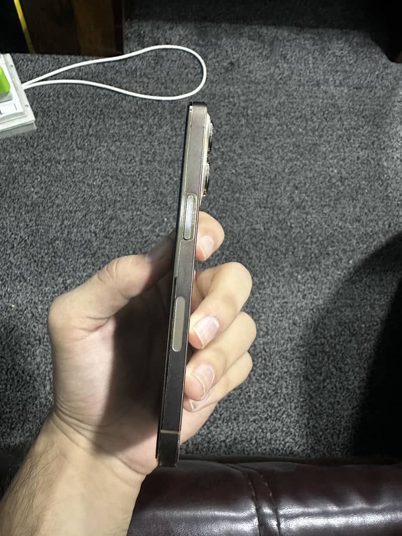 Apple iPhone 13 Pro 2