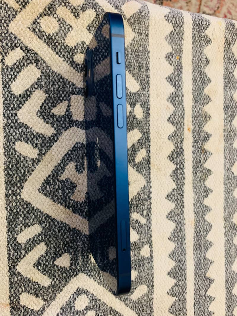 Apple iPhone 12 2