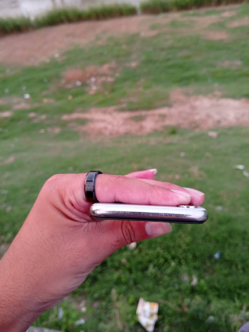 Apple iPhone X 2