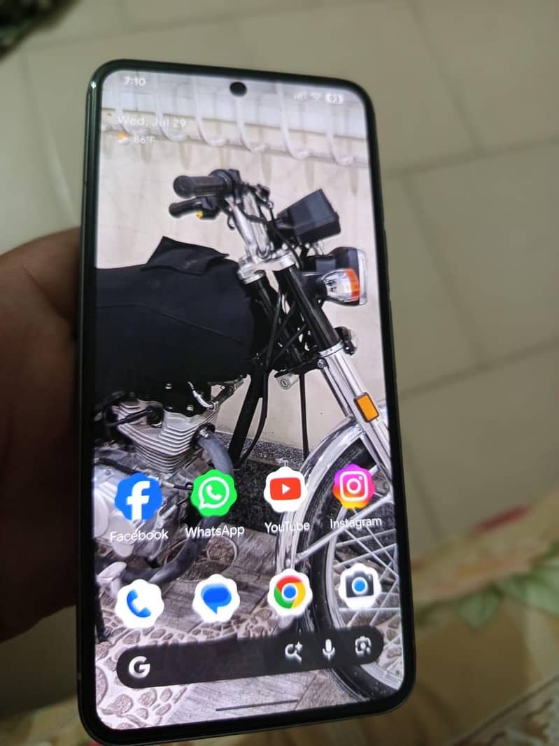 Google Pixel 8 5