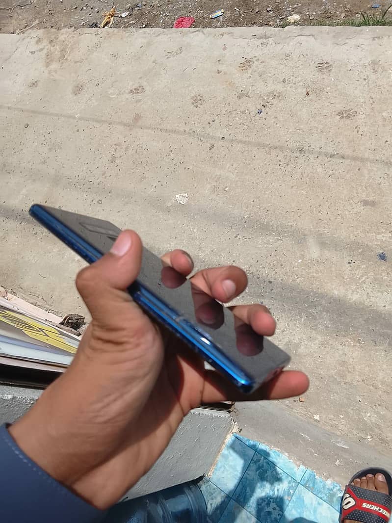 Samsung Mobile Note 9 6