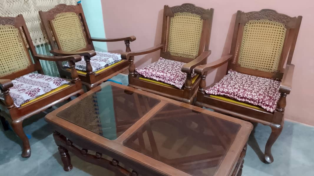 solid wodden- 4 chairs- Table mirror deisghn- oil polish 0