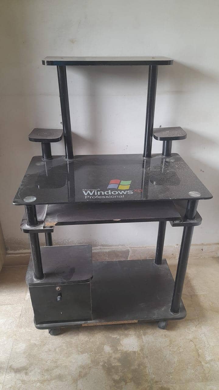 computer trolley 0