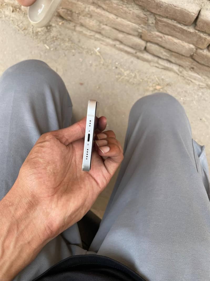 IPhone 12 3