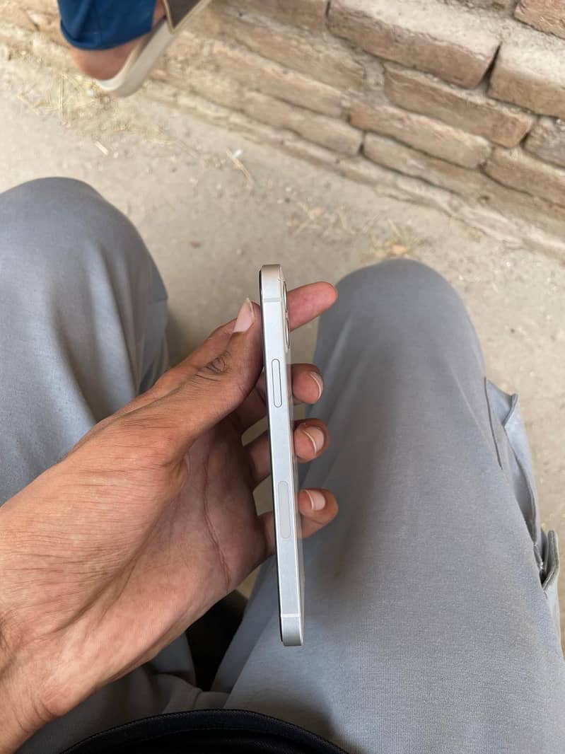 IPhone 12 4