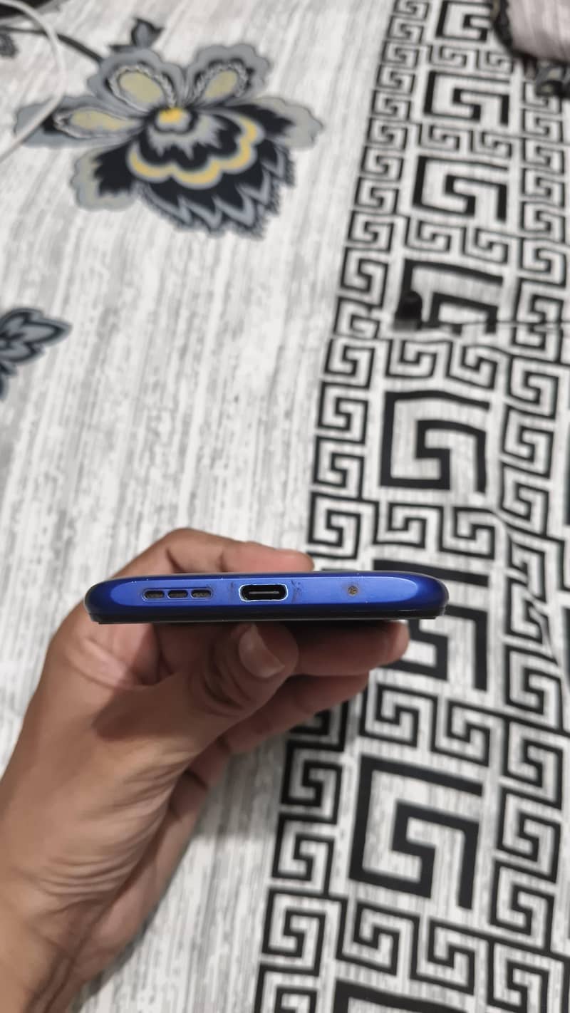 POCO M3 4