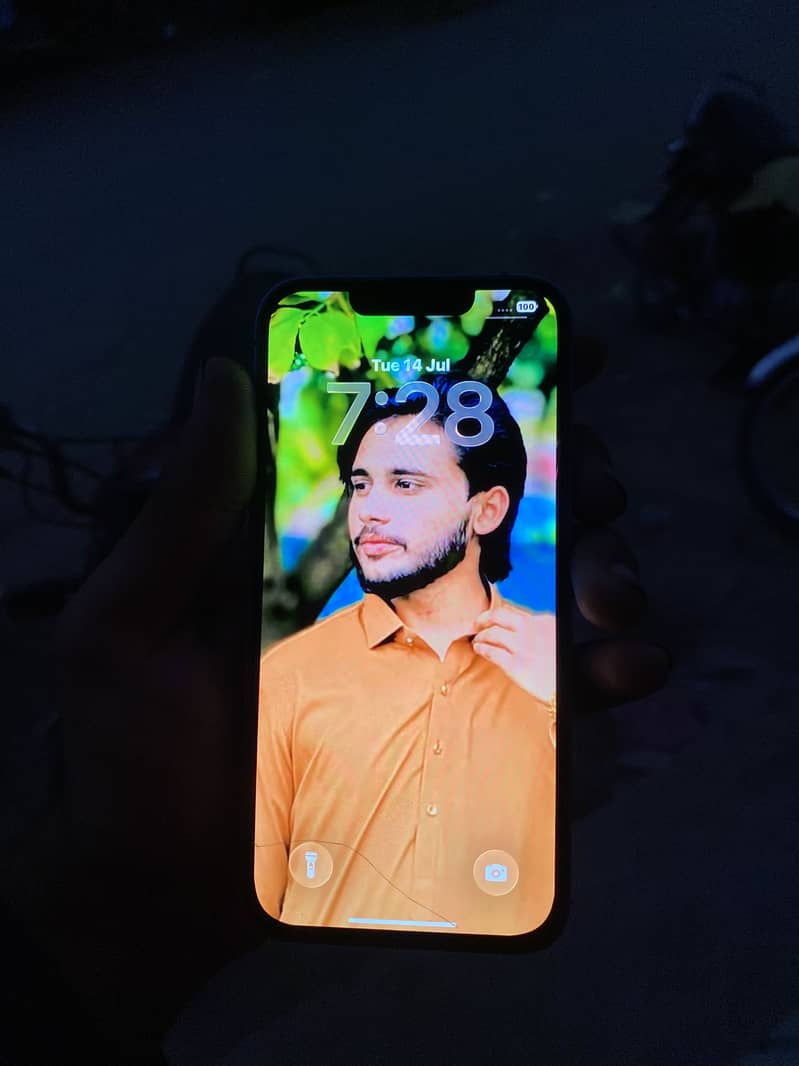 Apple iPhone 13 2