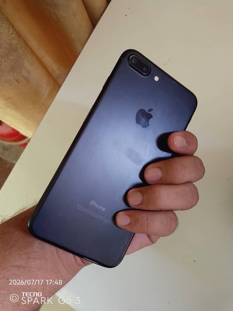 Apple iPhone 7 Plus 0