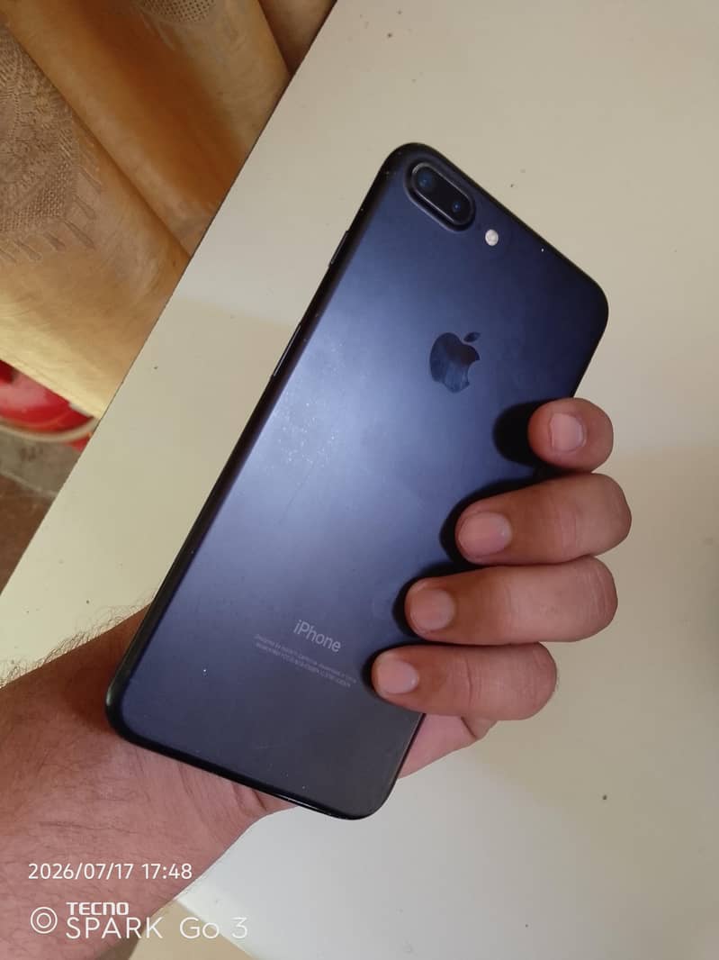 Apple iPhone 7 Plus 1