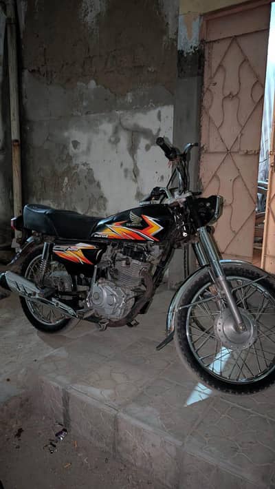 CG 125 model 2021 my WhatsApp number 03182809668