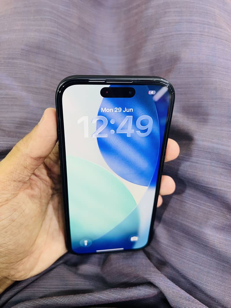 Apple iPhone 16 3