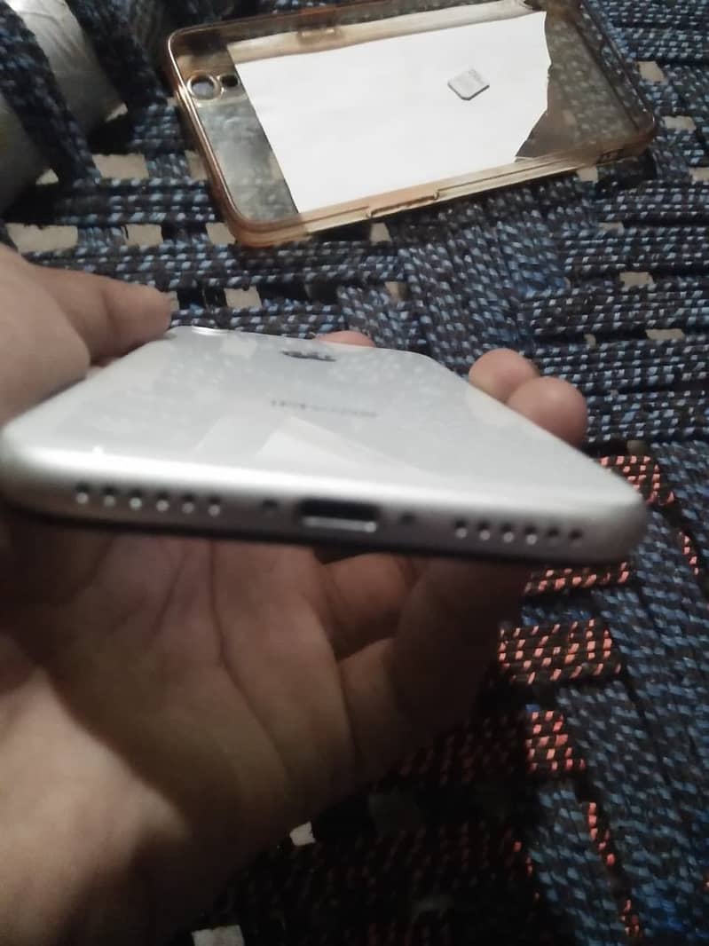 iPhone 8 5