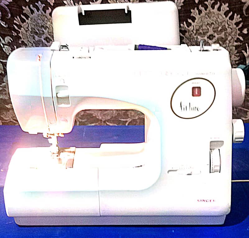 Sewing machine Singer 2