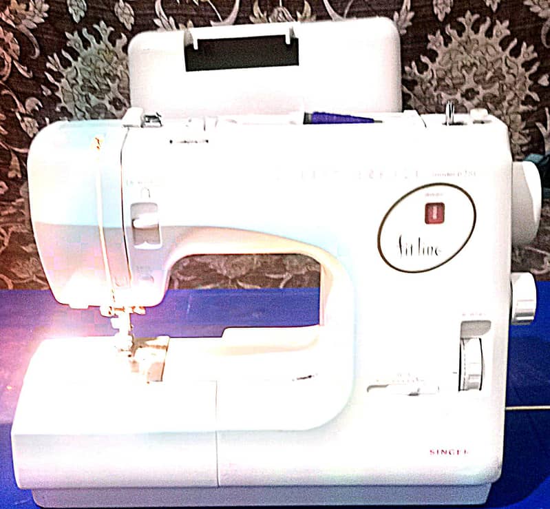 Sewing machine Singer 3