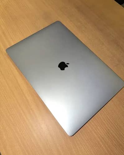MacBook Pro core i9 19”inch