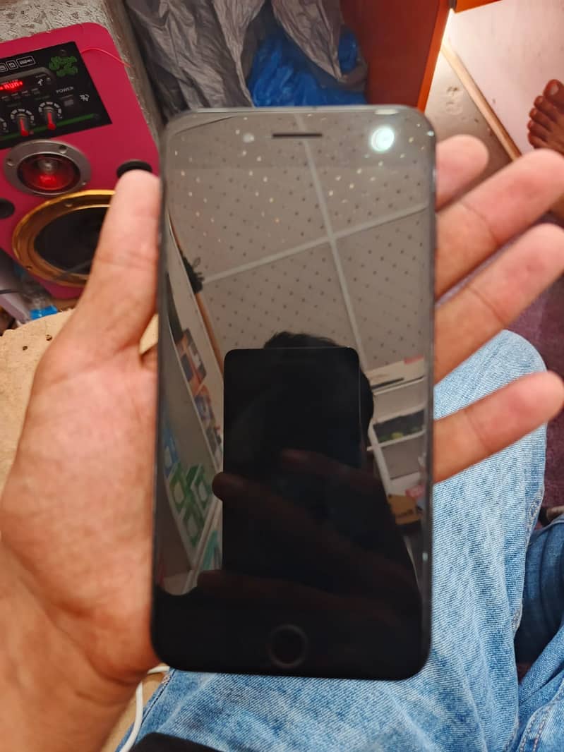 Apple iPhone 7 Plus 1