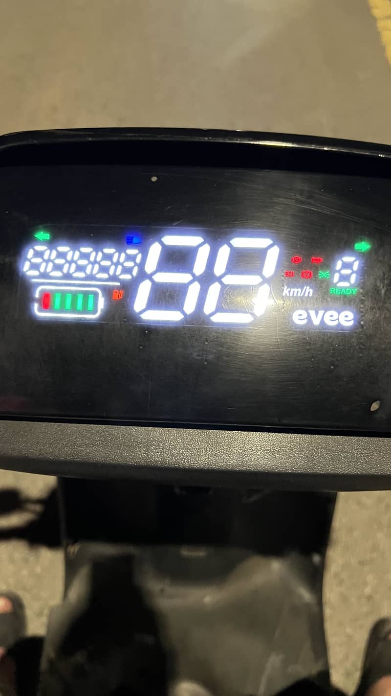 Evvee 2