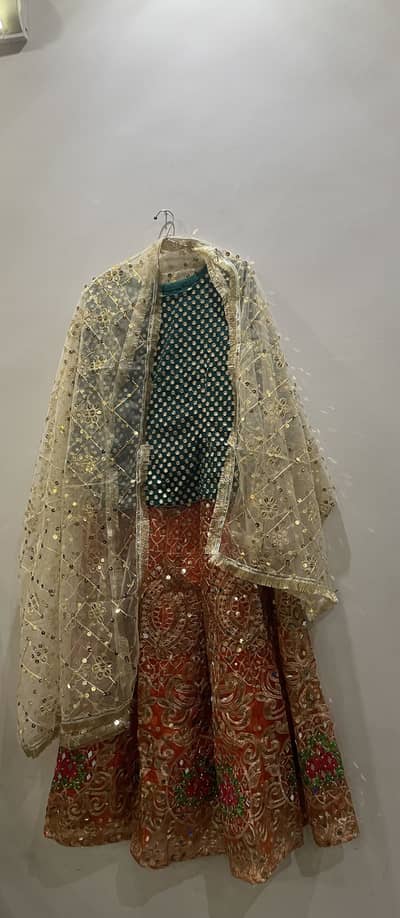 Mehndi lehnga