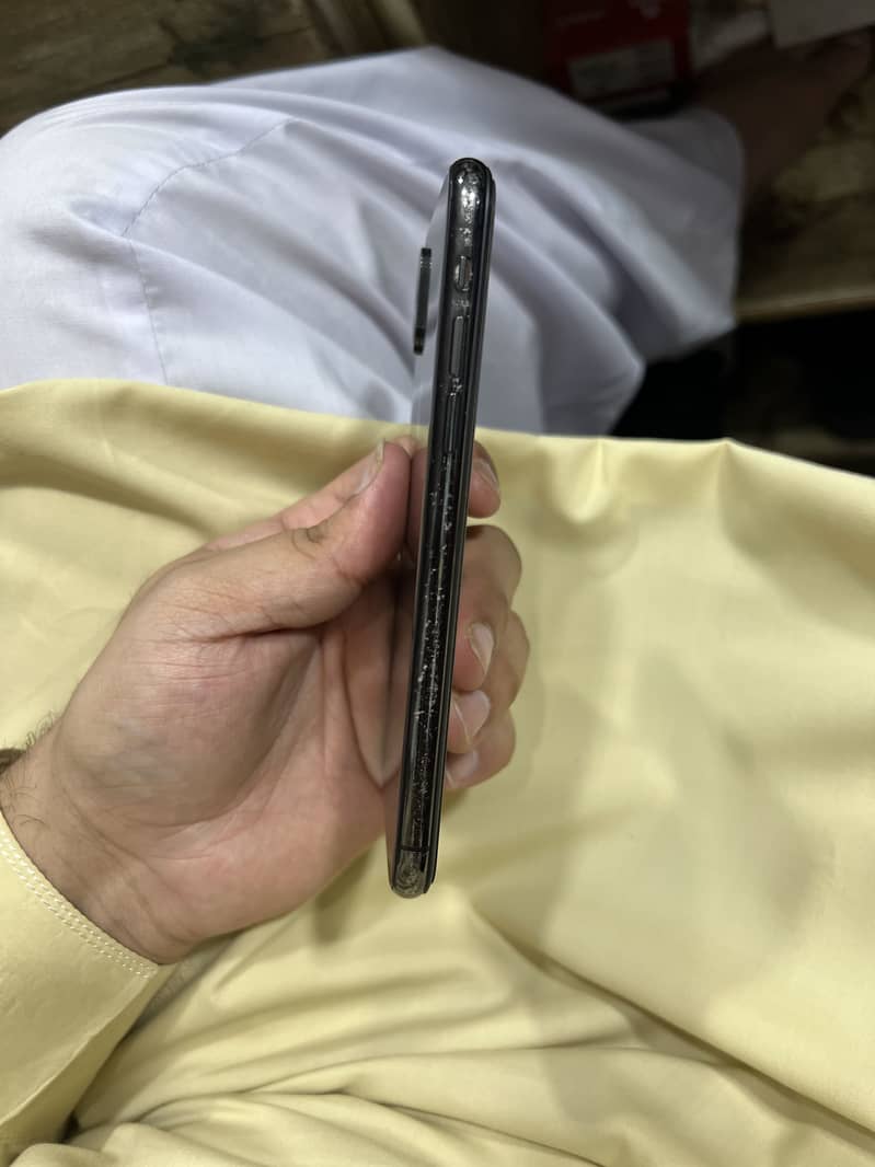 iPhone Xs 2