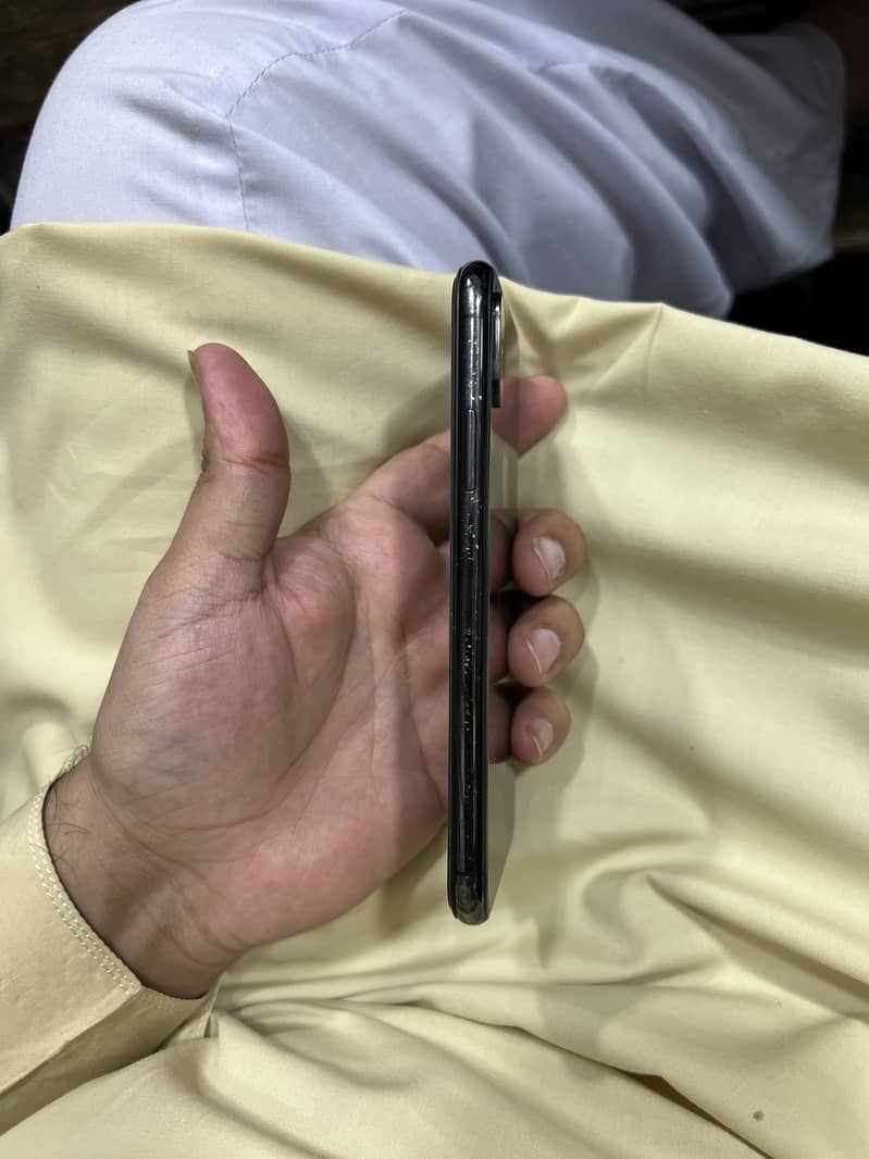 iPhone Xs 3