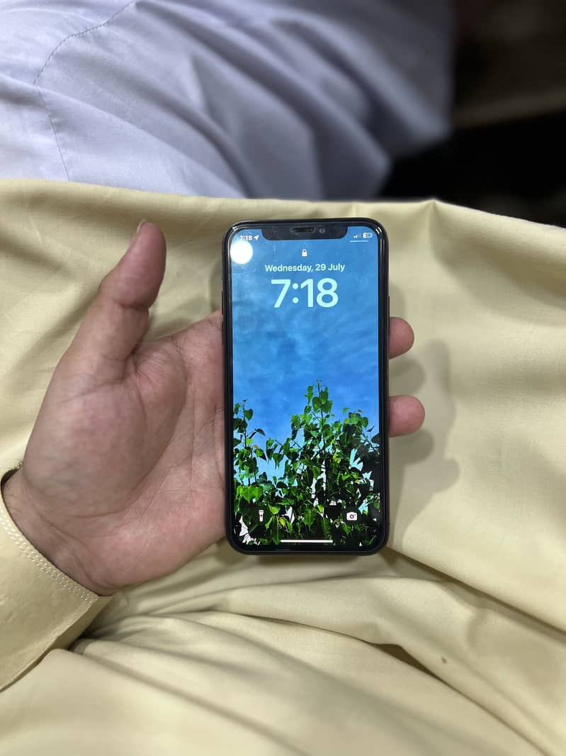 iPhone Xs 6