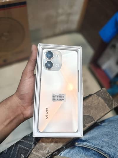Vivo y11d 6/128 with complete box 9 month warranty
