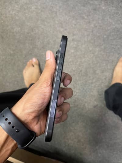 Apple iPhone 16