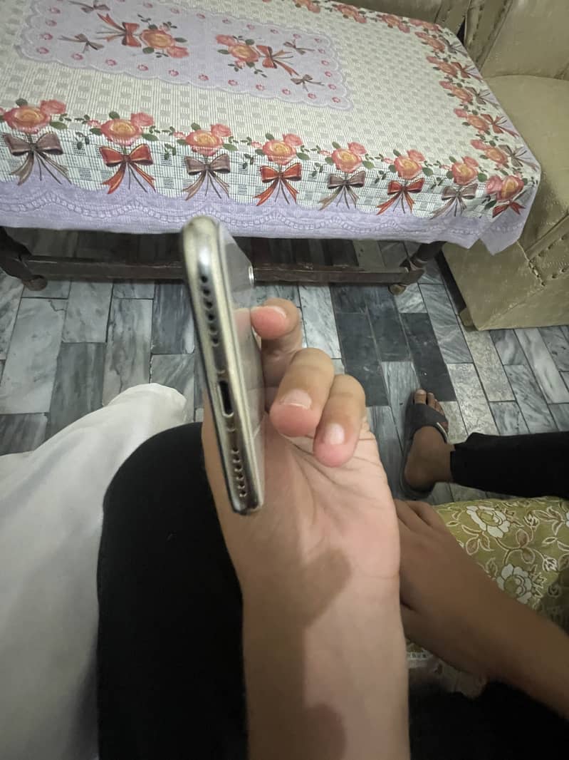 Apple iPhone X 0